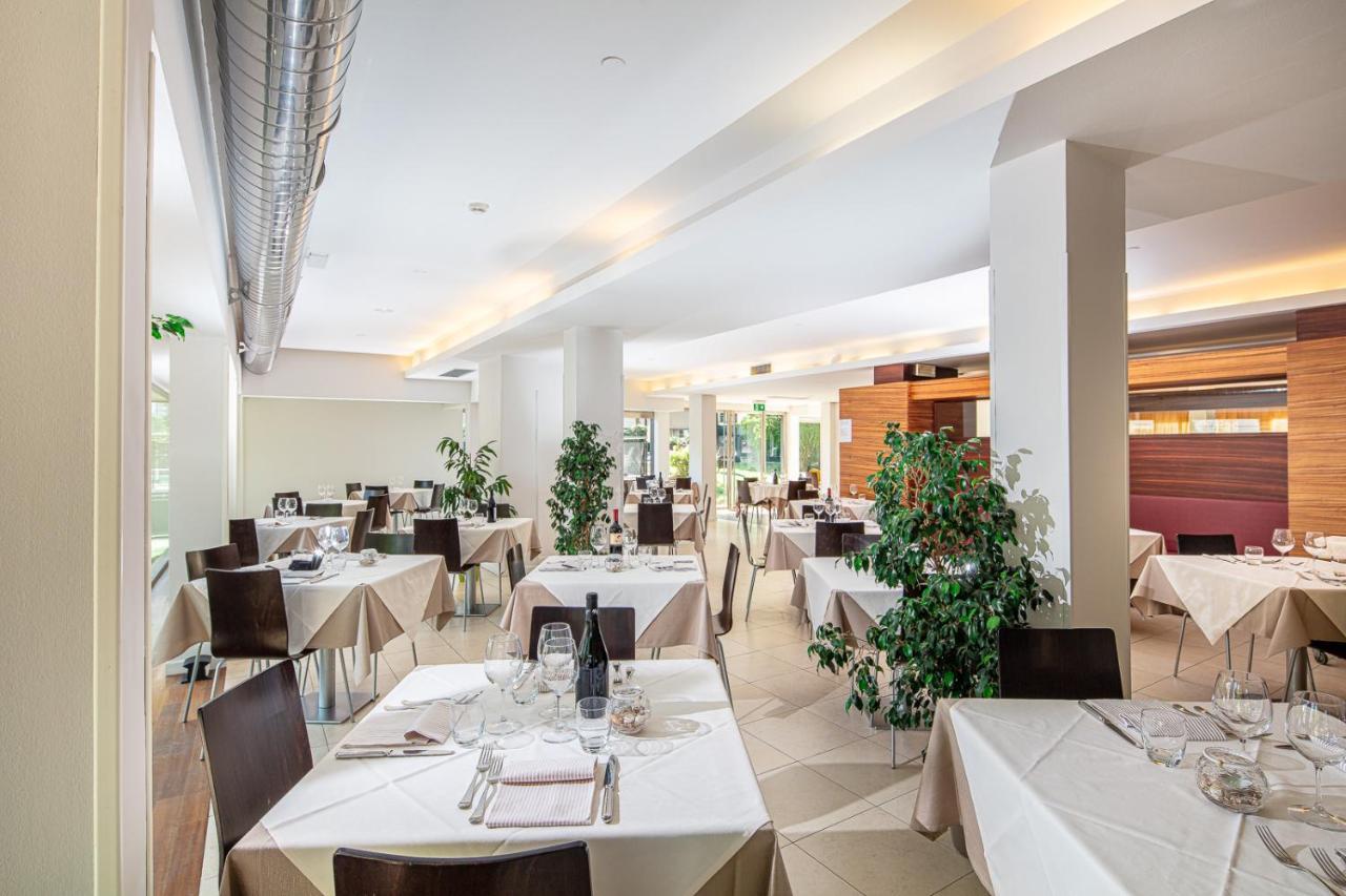 Hotel Martini لينانو سابيادورو المظهر الخارجي الصورة