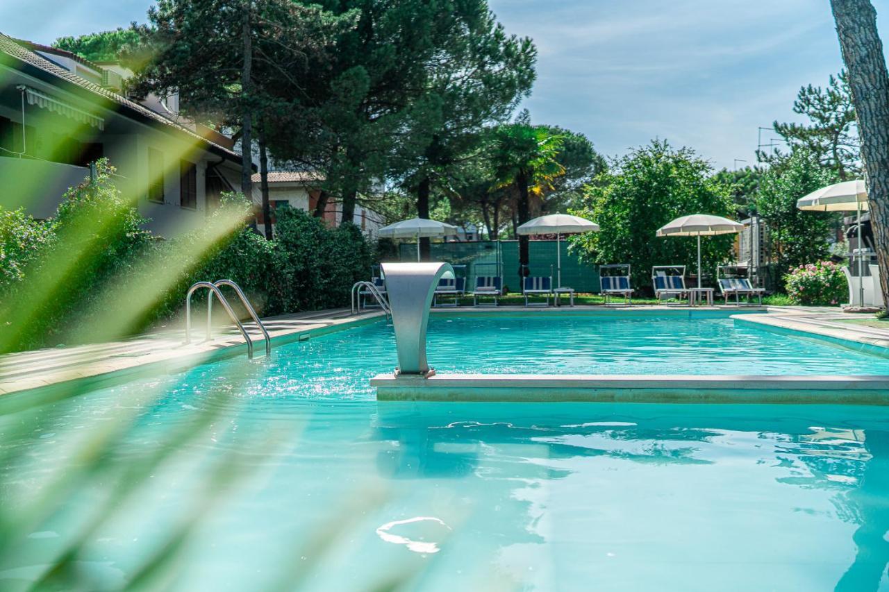 Hotel Martini لينانو سابيادورو المظهر الخارجي الصورة